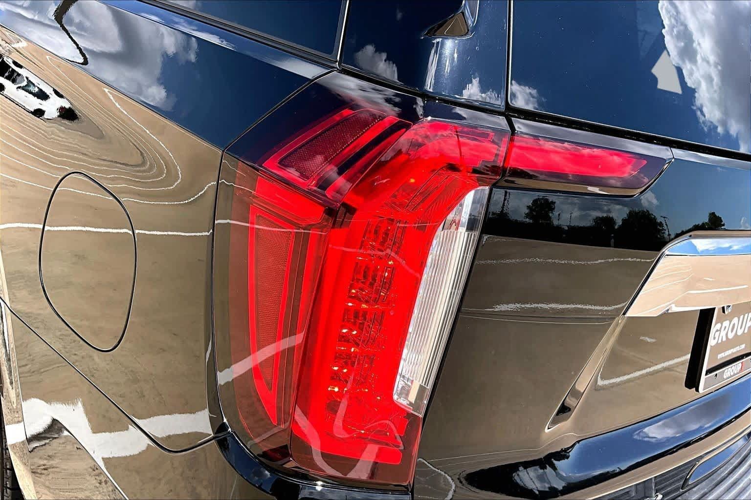 Used 2021 GMC Yukon SLT w/ SLT Premium Package RWD image 29