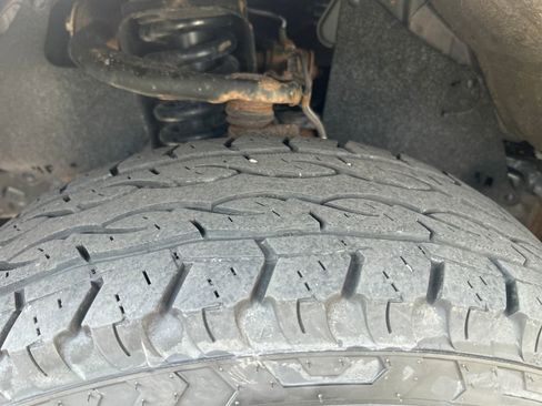 Used 2017 Toyota Tacoma SR AWD/4WD image 30