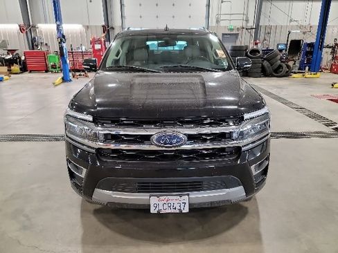 Used 2024 Ford Expedition Limited AWD/4WD image 2