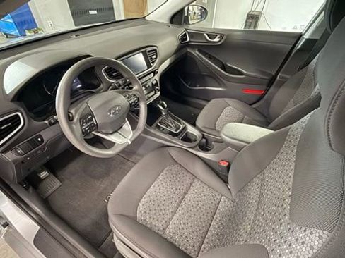 Used 2018 Hyundai Ioniq Blue FWD image 16