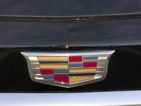 Used 2025 Cadillac XT6 Premium Luxury w/ Technology Package image 8