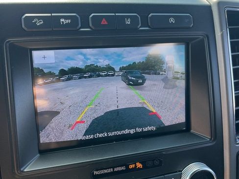 Used 2020 Ford Expedition XLT w/ Equipment Group 202A AWD/4WD image 8