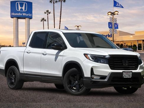 Used 2023 Honda Ridgeline Black Edition image 2