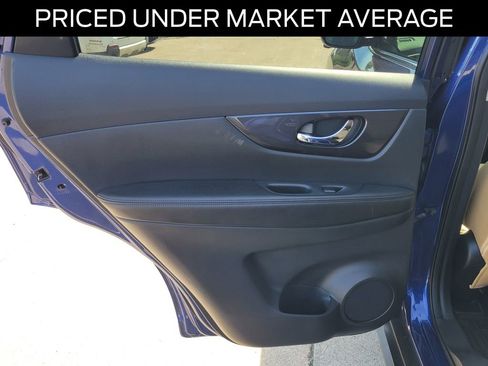 Used 2018 Nissan Rogue SV w/ Premium Package FWD image 14