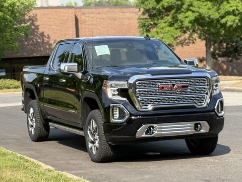 Used 2019 GMC Sierra 1500 Denali w/ Denali Ultimate Package AWD/4WD image 3