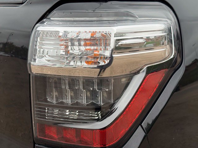 Used 2017 Toyota 4Runner TRD Off-Road AWD/4WD image 10