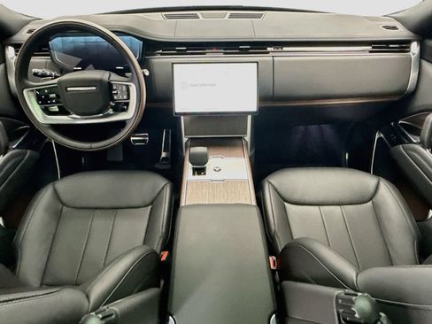 Used 2025 Land Rover Range Rover SE AWD/4WD image 13