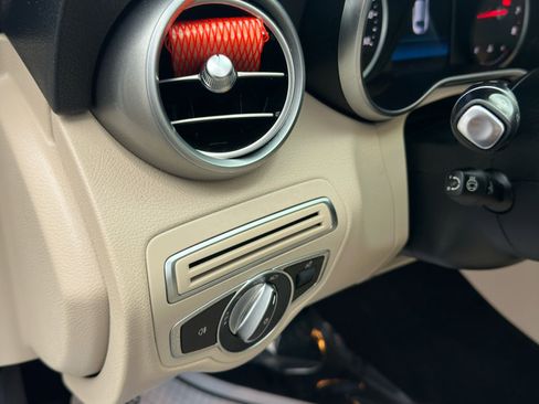 Used 2020 Mercedes-Benz C 300 4MATIC Sedan image 36