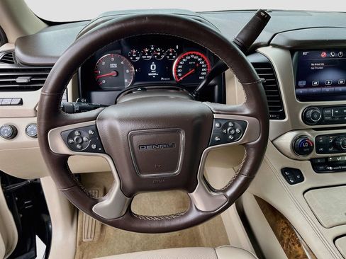 Used 2015 GMC Yukon Denali w/ Premium Package AWD/4WD image 11
