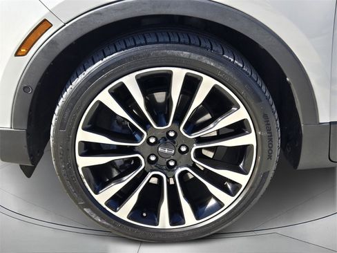 Used 2019 Lincoln MKC Reserve image 9