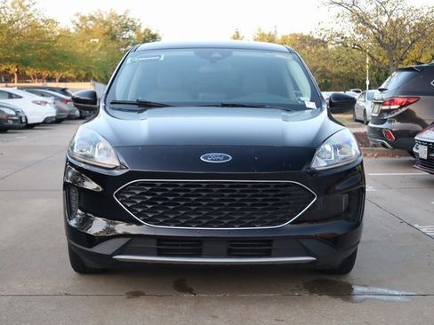 Used 2020 Ford Escape SE image 3