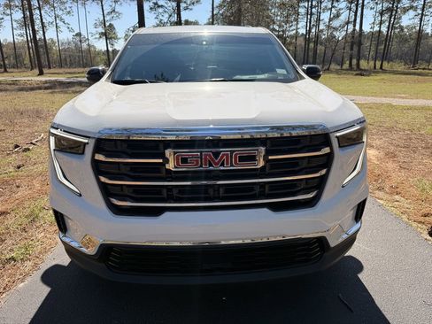 New 2026 GMC Acadia Elevation w/ LPO, Floor Liner Package FWD image 8