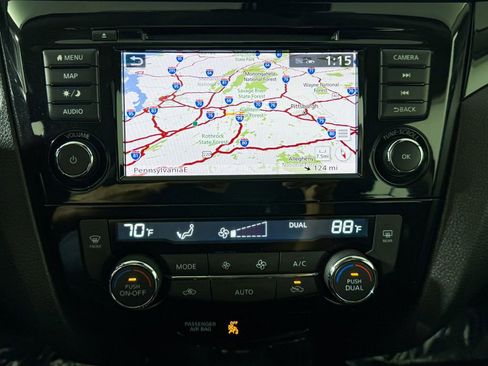 Used 2022 Nissan Rogue Sport SL w/ Premium Package image 18