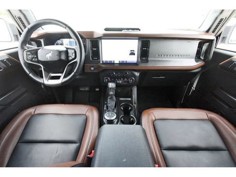 Certified 2024 Ford Bronco Outer Banks AWD/4WD image 11