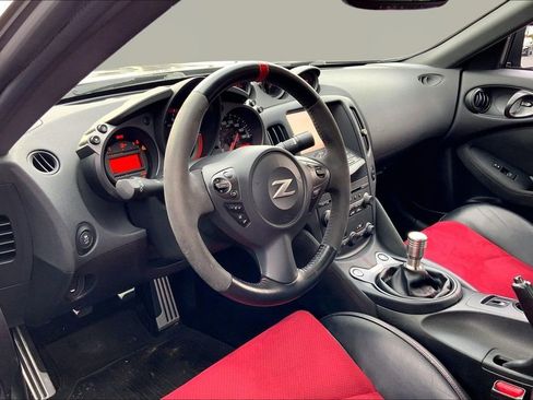 Used 2019 Nissan 370Z NISMO image 12
