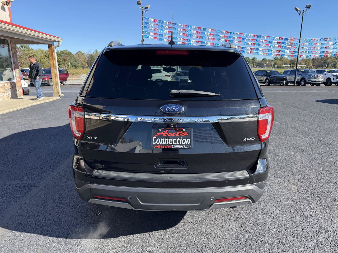 Used 2019 Ford Explorer XLT w/ Equipment Group 201A AWD/4WD image 5