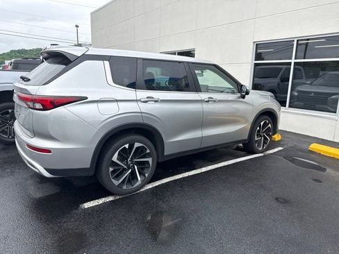 Used 2023 Mitsubishi Outlander SE AWD/4WD image 23