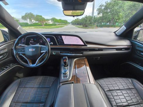 Used 2021 Cadillac Escalade Premium Luxury Platinum AWD/4WD image 9