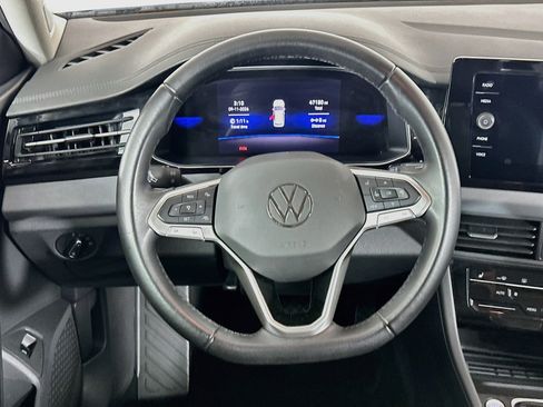Used 2025 Volkswagen Jetta SE FWD image 18