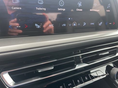 New 2026 Chevrolet Traverse LT w/ Driver Confidence Package image 22