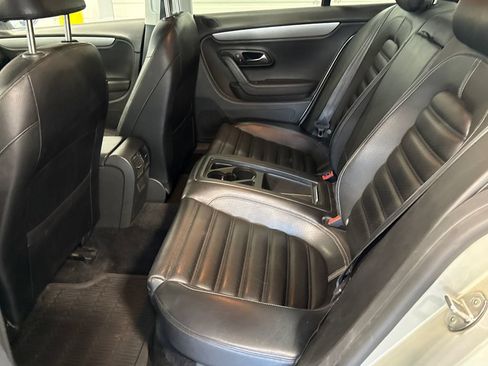 Used 2010 Volkswagen CC Sport FWD image 9