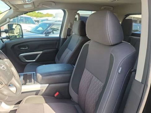 Used 2024 Nissan Titan SV w/ SV Convenience Package AWD/4WD image 11