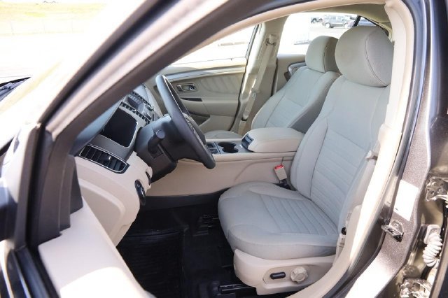 Used 2018 Ford Taurus SE FWD image 8