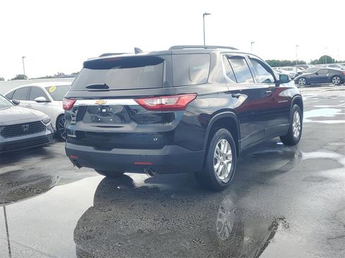 Used 2021 Chevrolet Traverse LT image 8