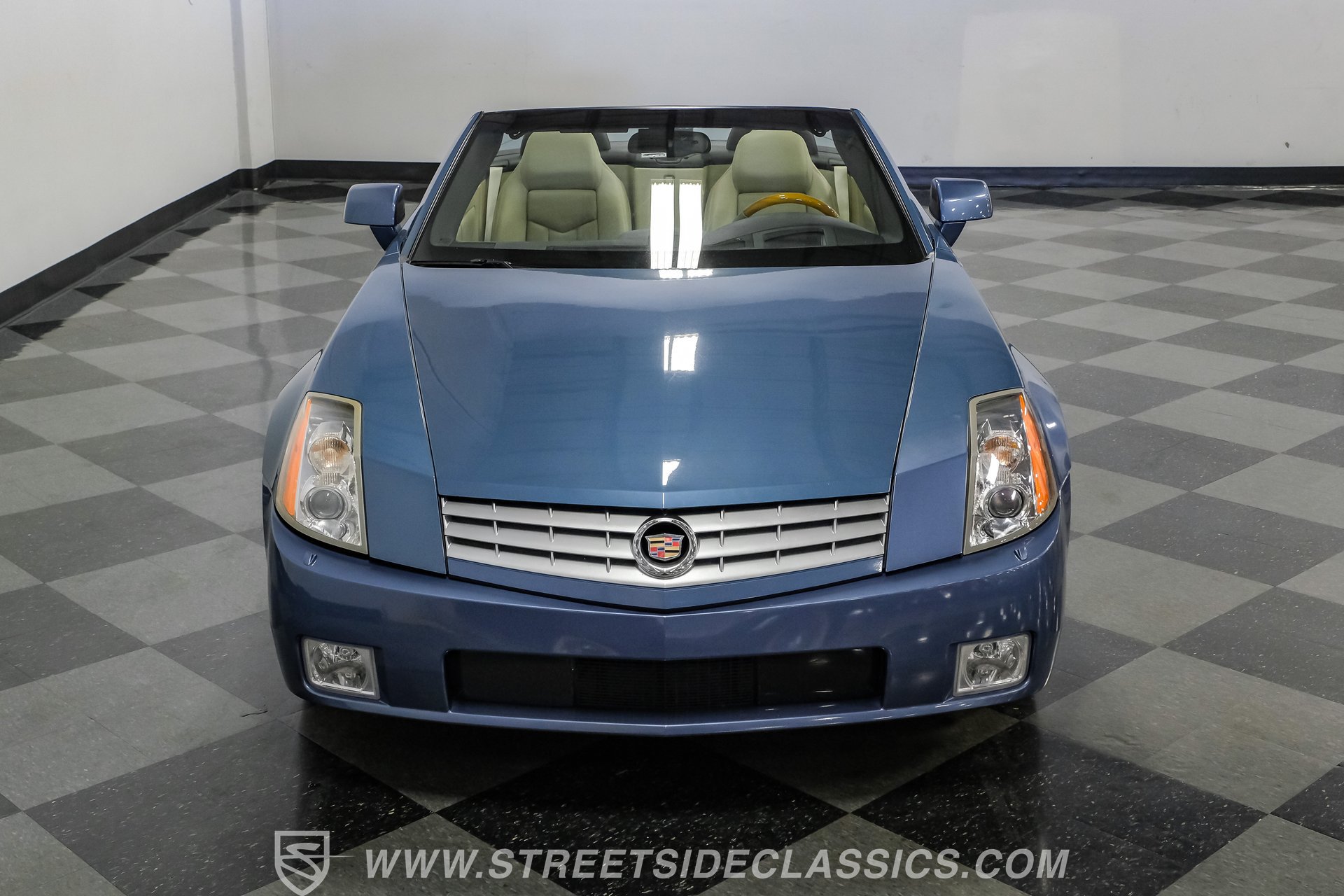 Used 2006 Cadillac XLR RWD image 33