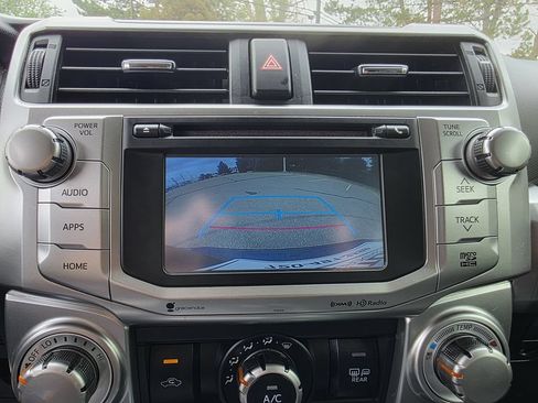Used 2016 Toyota 4Runner SR5 AWD/4WD image 25