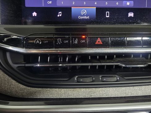 Used 2022 Jeep Compass Latitude image 24