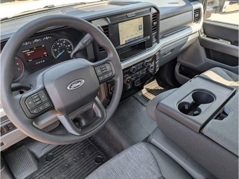 New 2025 Ford F350 XLT image 4