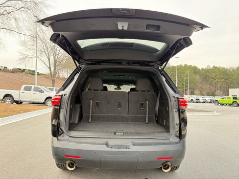 Used 2023 Chevrolet Traverse LT image 31