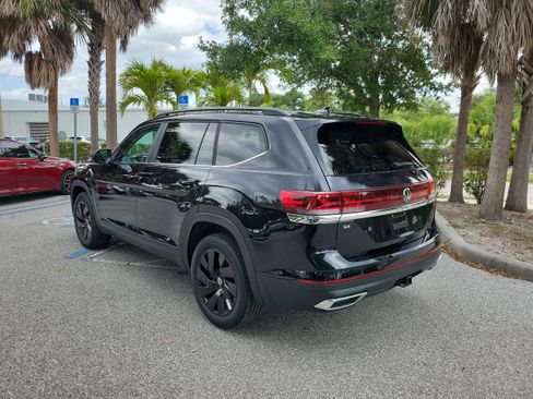 New 2026 Volkswagen Atlas SE FWD image 6