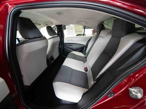 Used 2025 Toyota Corolla LE FWD image 23