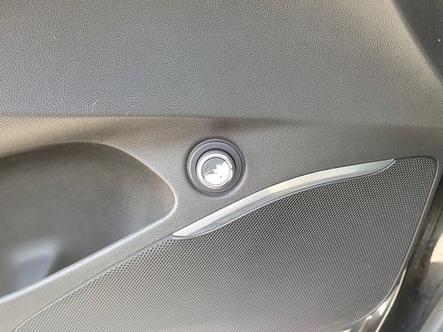 Used 2018 Buick Enclave Essence image 25