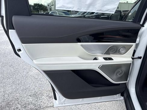 New 2026 Lincoln Nautilus Black Label AWD/4WD image 13