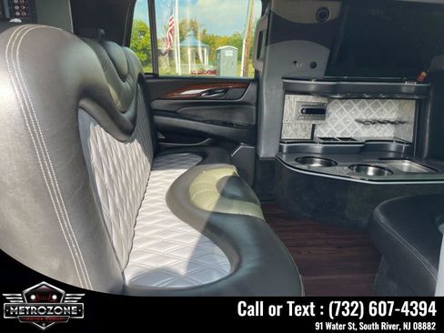 Used 2016 Cadillac Escalade 2WD image 14