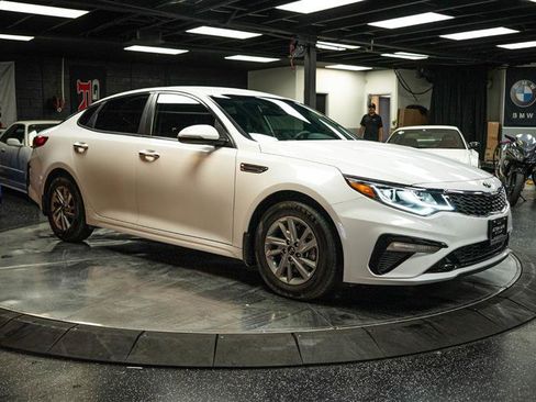 Used 2020 Kia Optima LX image 5