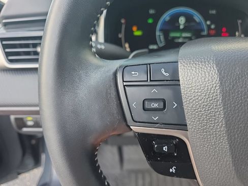 Used 2025 Toyota Camry SE FWD image 15
