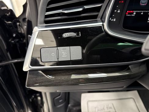 Used 2025 Audi Q8 Premium Plus image 23