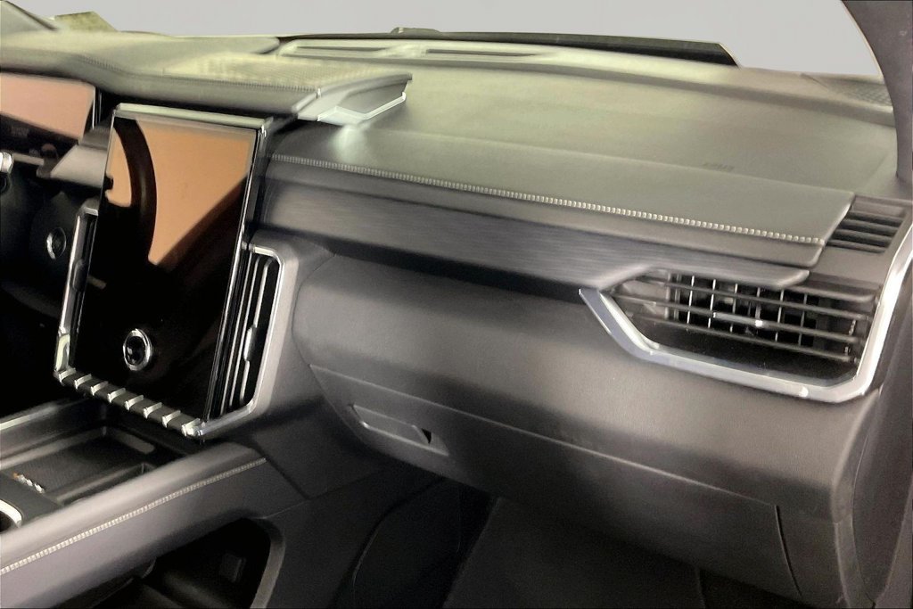 Certified 2024 GMC Acadia Elevation FWD image 25