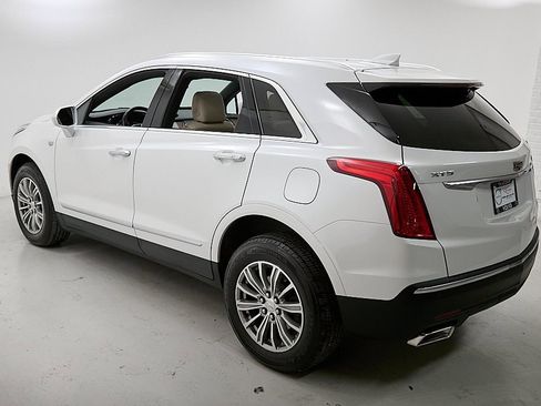 Used 2017 Cadillac XT5 Luxury w/ Driver Awareness Package image 8