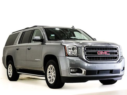 Used 2020 GMC Yukon XL SLT AWD/4WD image 1