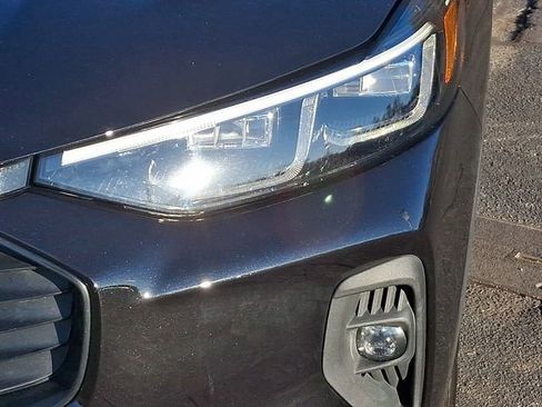 Used 2024 Ford Escape Platinum image 9