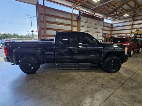 Used 2009 Chevrolet Silverado 1500 LT w/ Power Pack Plus AWD/4WD image 9
