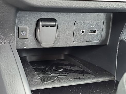 Certified 2025 Nissan Versa SV w/ Trunk Package image 23