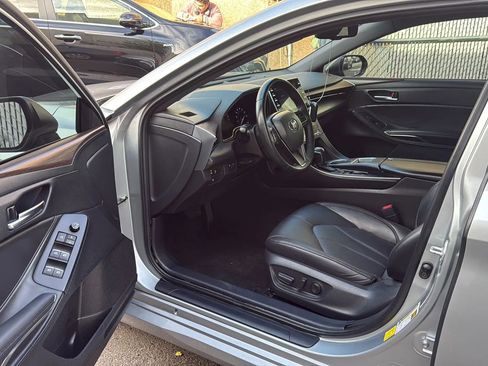 Used 2022 Toyota Avalon XLE FWD image 23