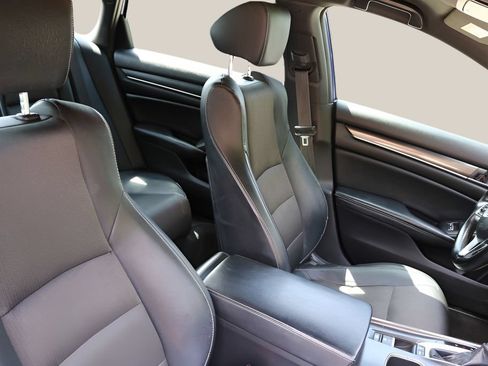 Used 2018 Honda Accord Sport image 18