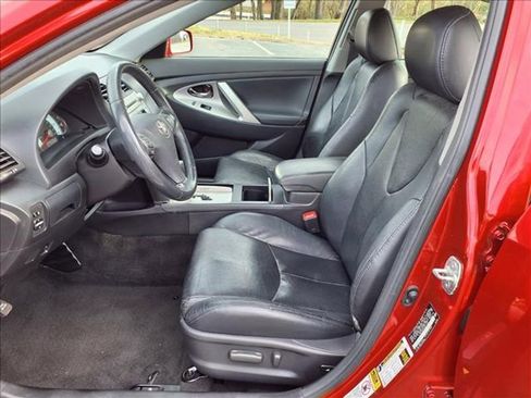 Used 2010 Toyota Camry SE image 11